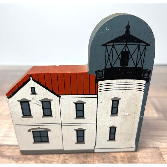 Vintage Cats Meow Lighthouse Series Architectural Wooden Decor Piece - Picture 3 of 4